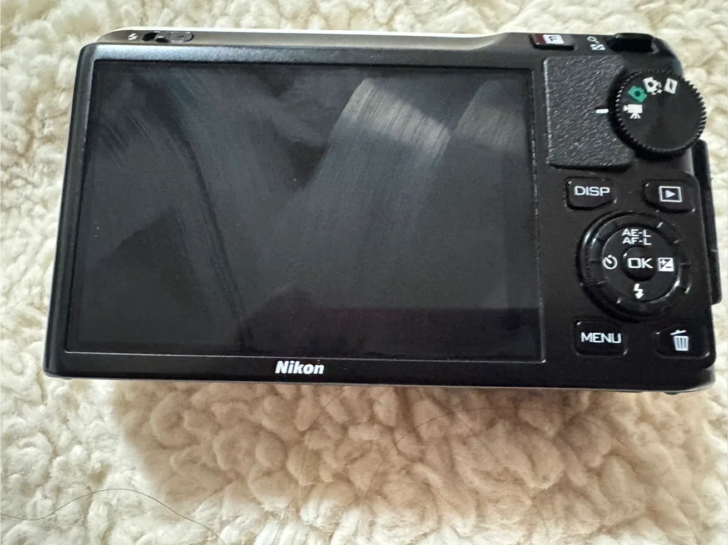 Nikon 1 J1 Digital Camera image indicator(6)