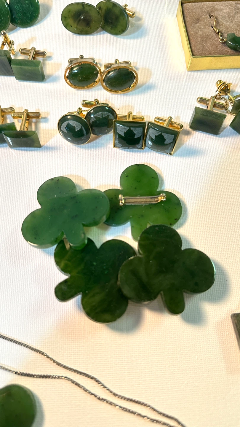 36 pcs of Vintage B.C. JADE Jewellery Lot SALE - photo 5