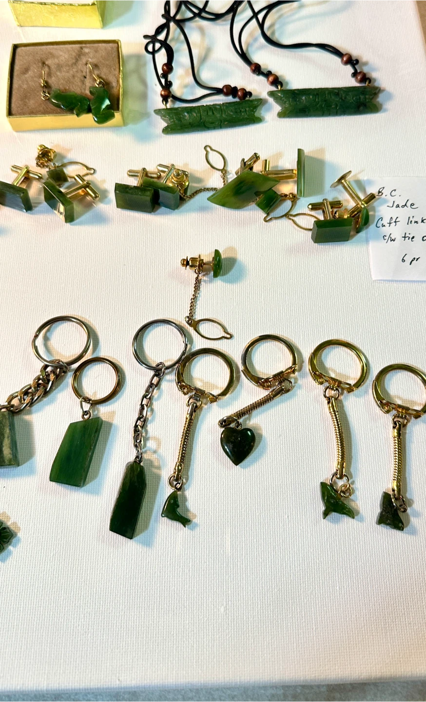36 pcs of Vintage B.C. JADE Jewellery Lot SALE - photo 3