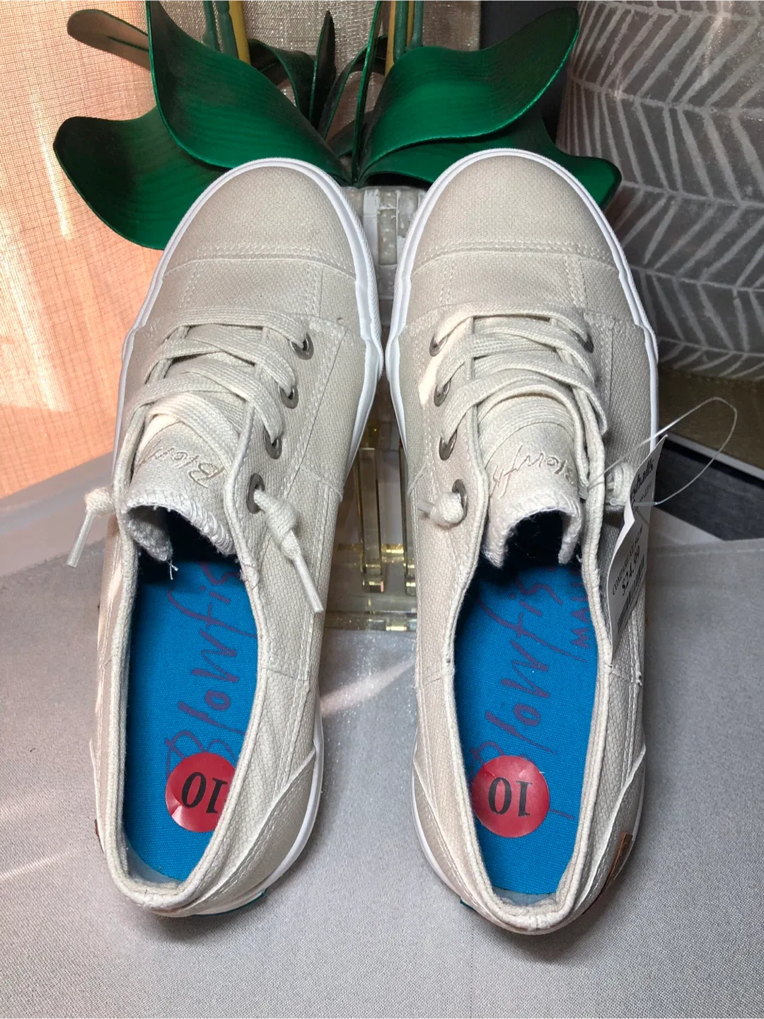 Blowfish Malibu Women's Cream Sneakers - Size 10 image indicator(4)