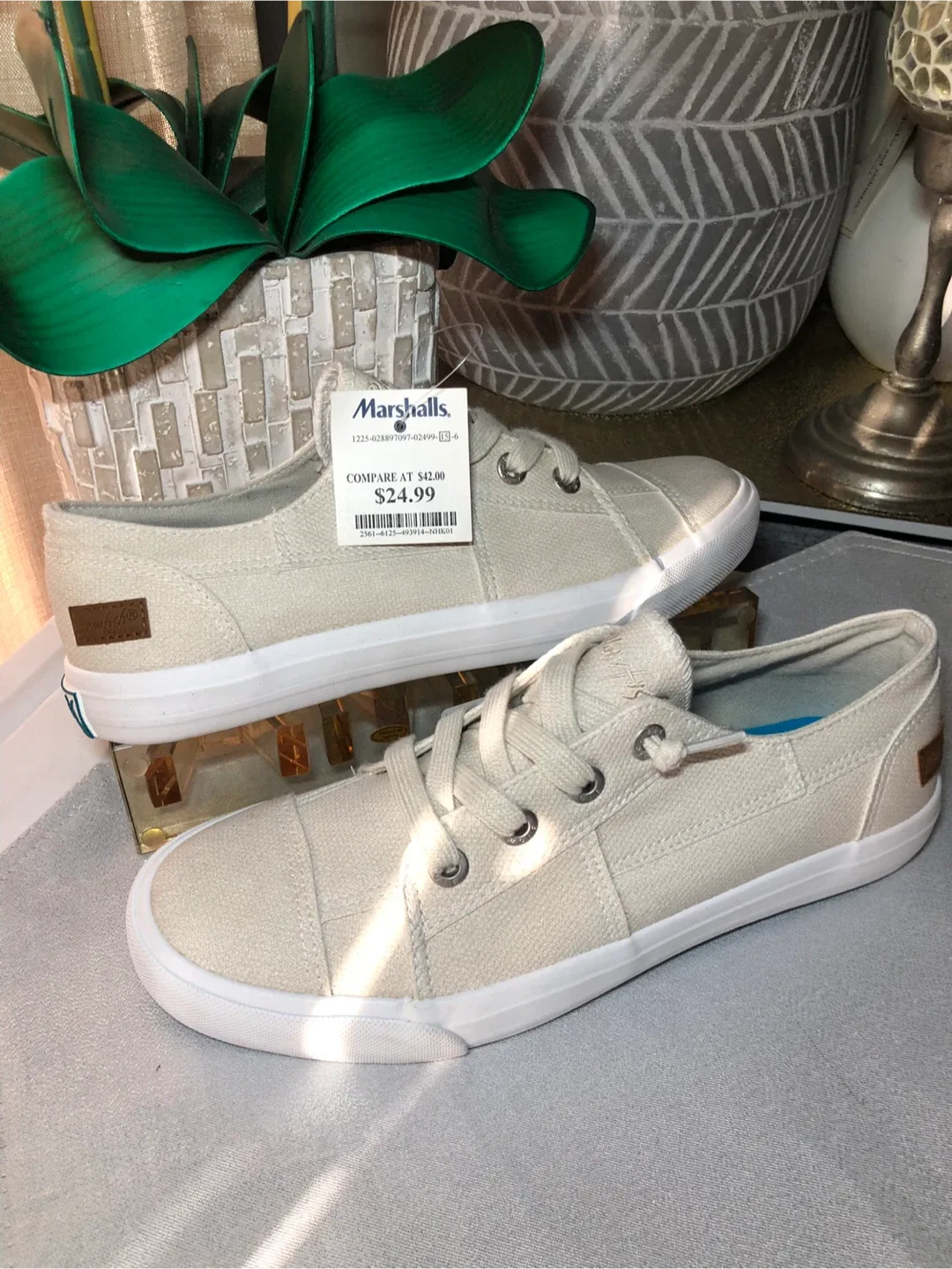 Blowfish Malibu Women's Cream Sneakers - Size 10 image indicator(3)