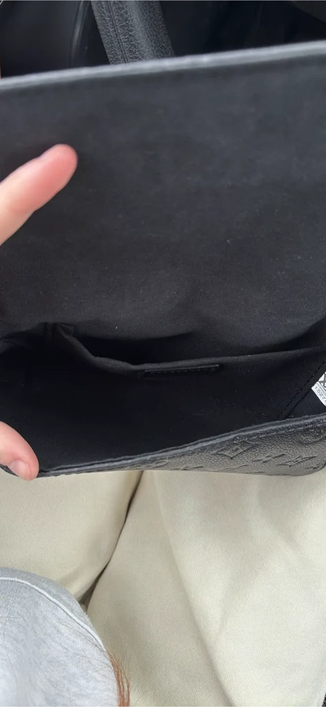 LV purse image indicator(2)