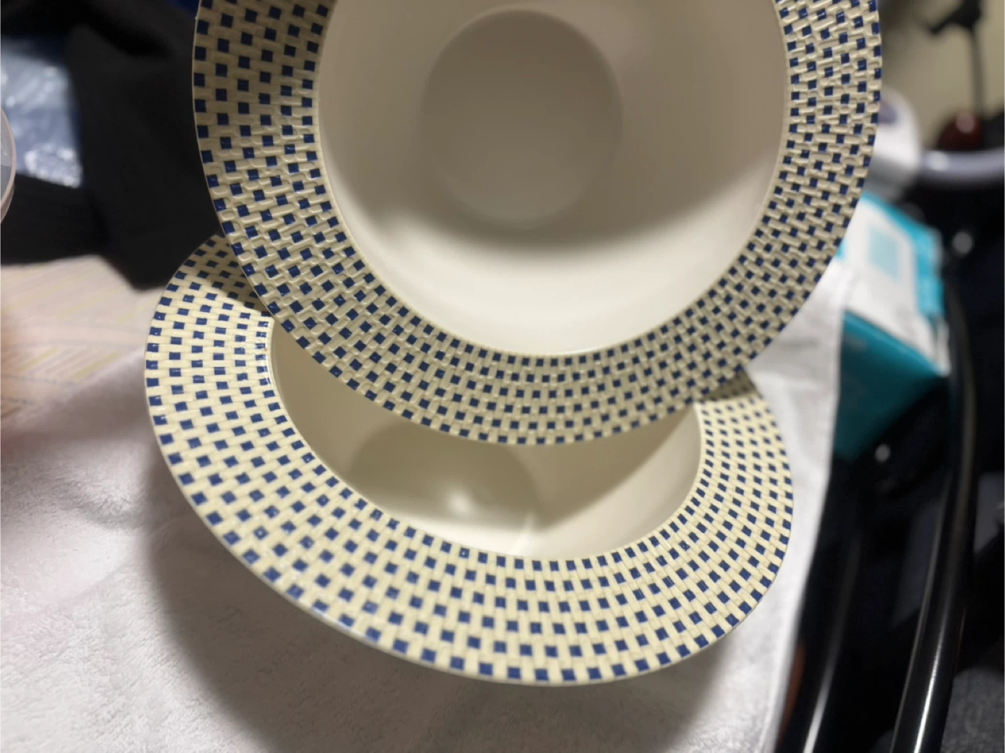 Bowls and Measuring Cups - photo 2