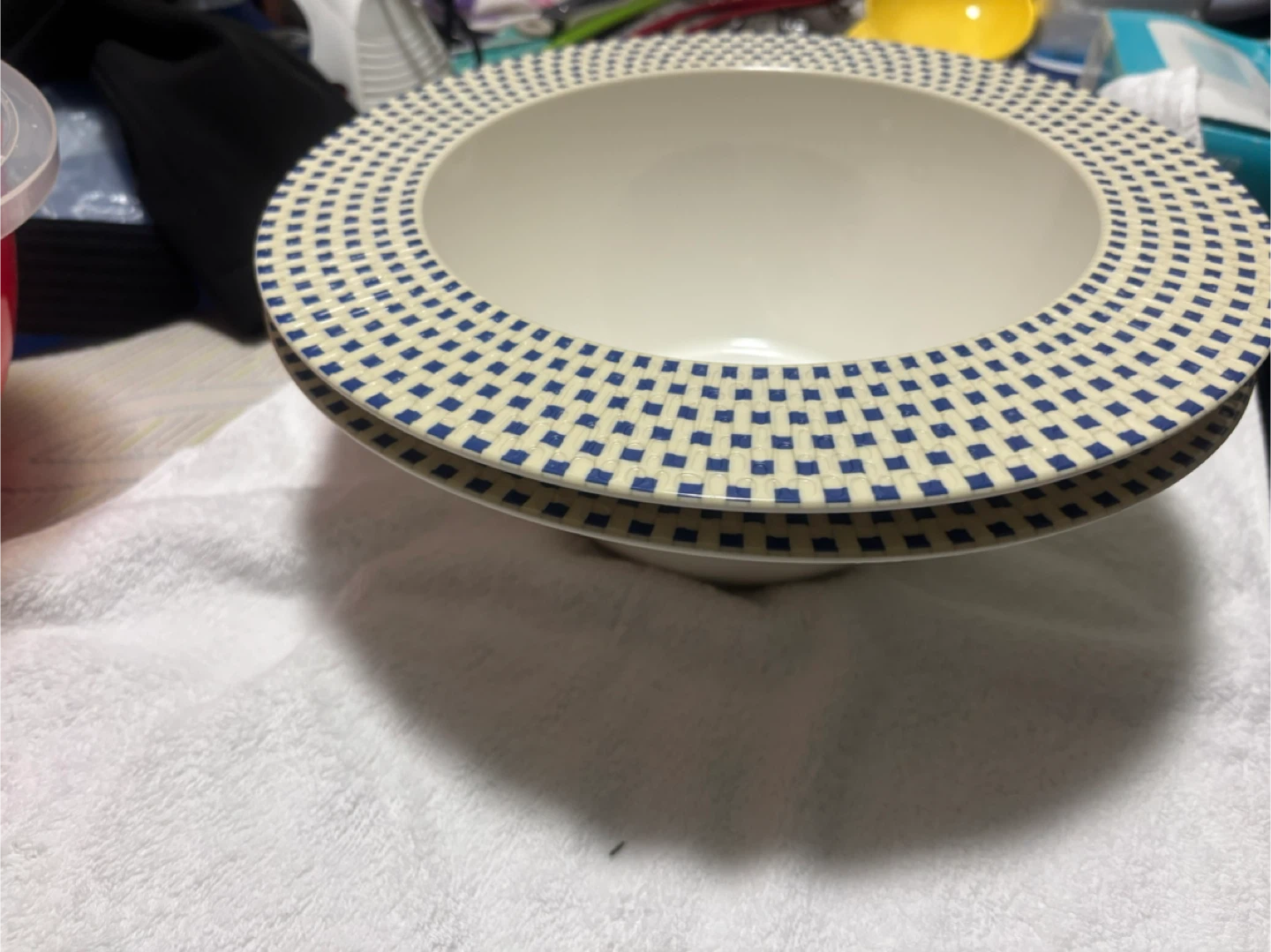 Bowls and Measuring Cups - photo 3