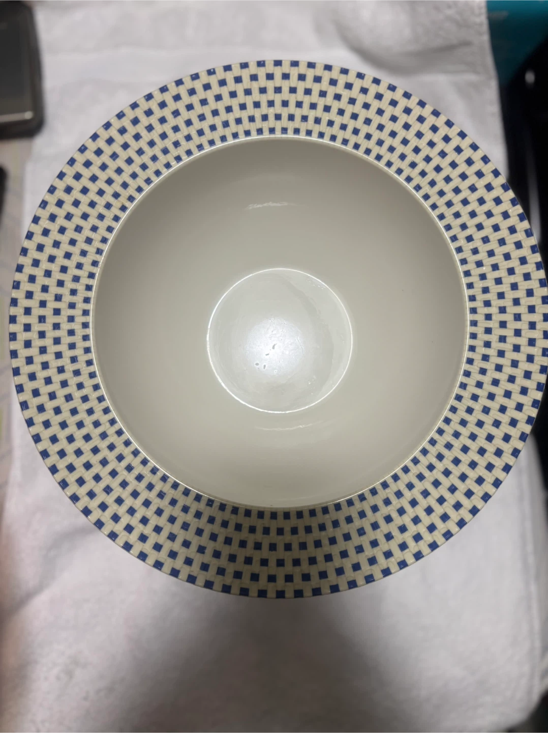 Bowls and Measuring Cups