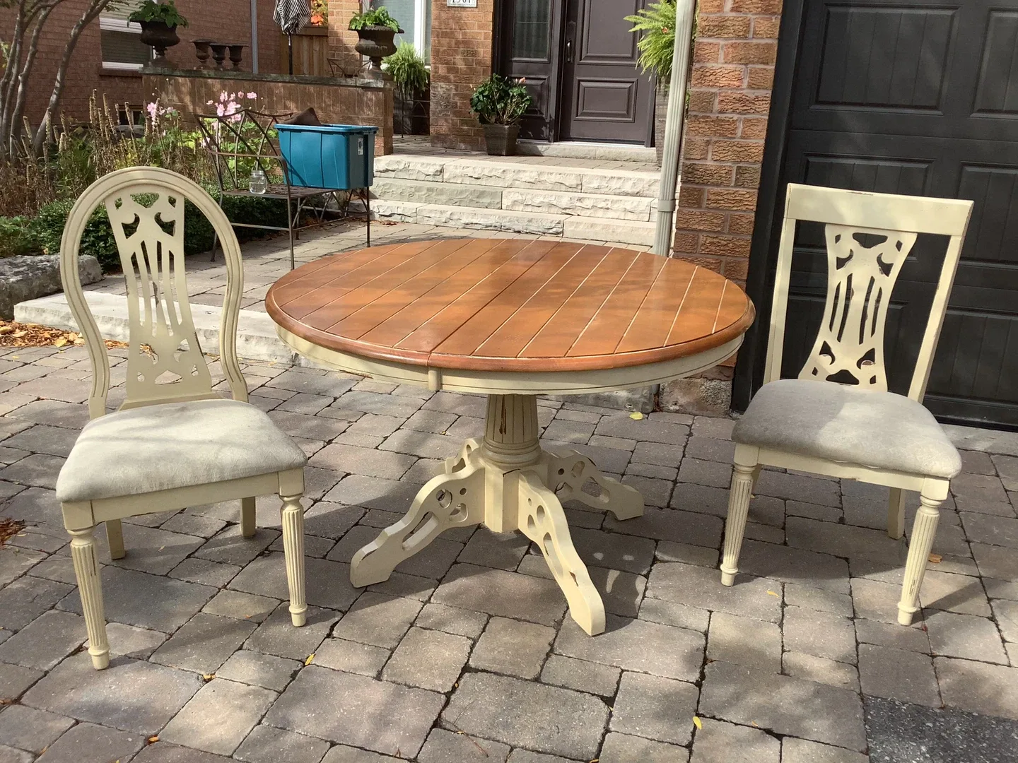 Dining table with leaf insert and 6 chairs image indicator(2)