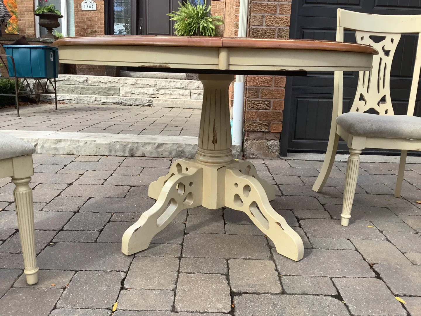 Dining table with leaf insert and 6 chairs image indicator(3)