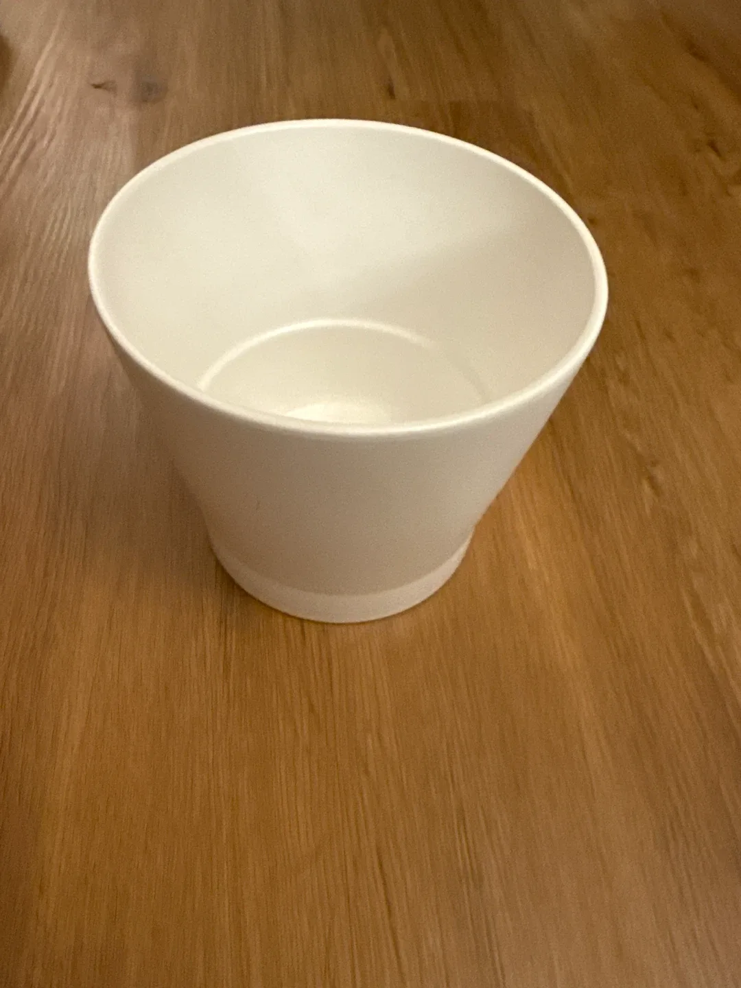 White Plant Pot medium