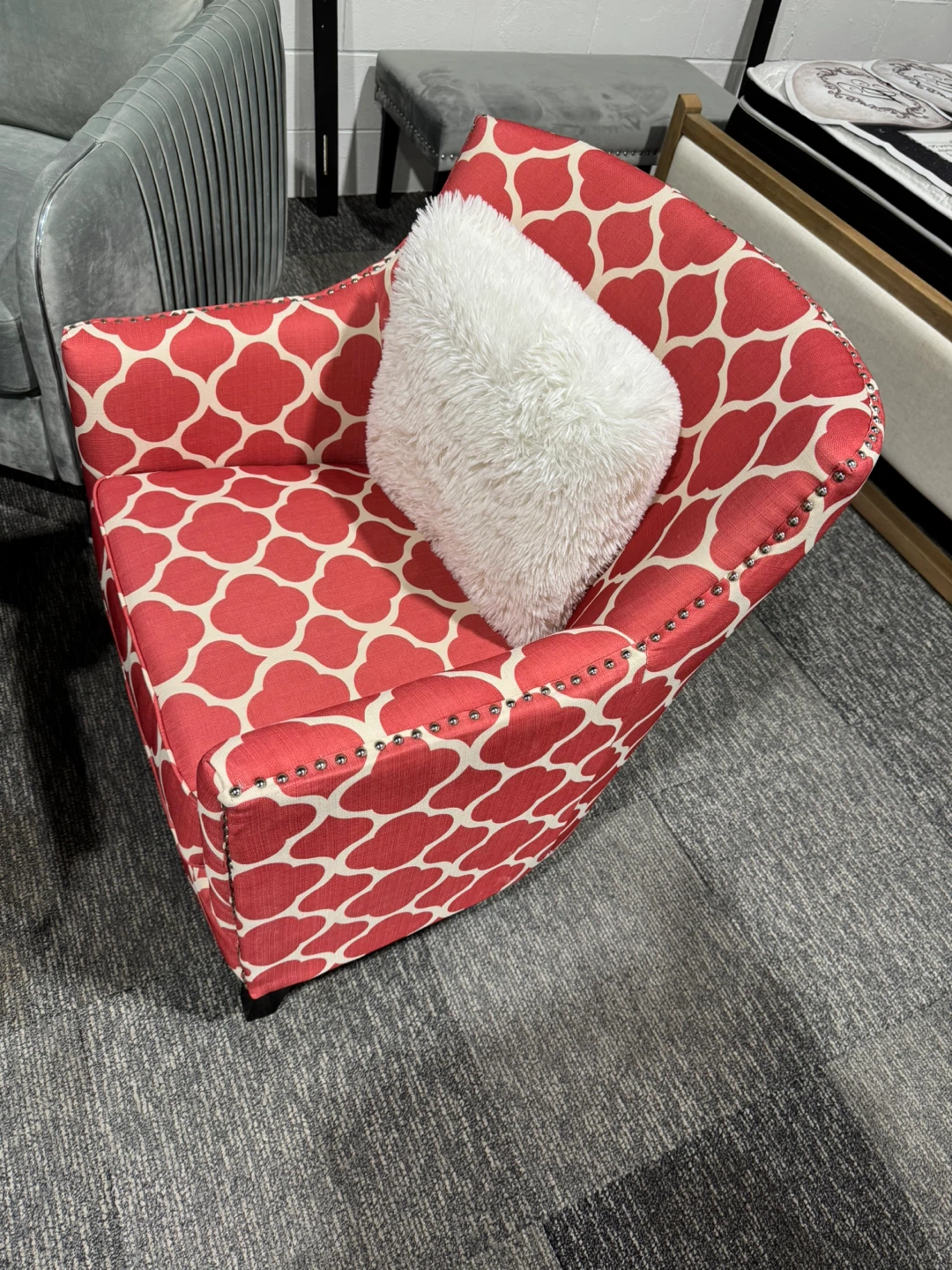 Accent chair - photo 2