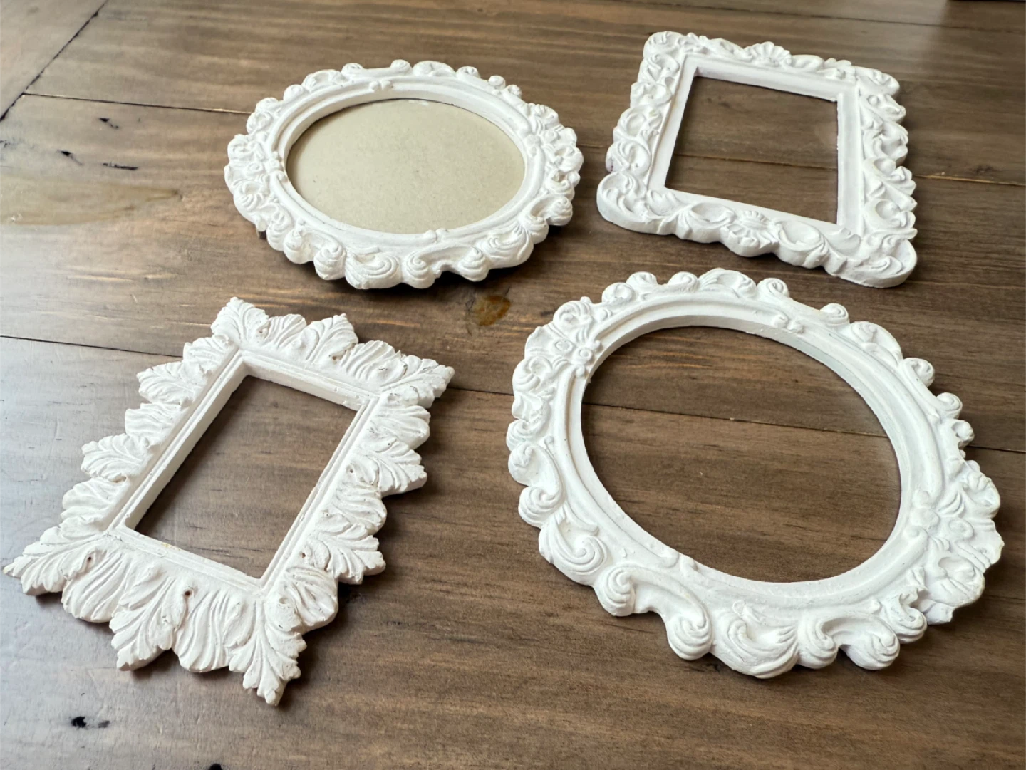 4 small frames - painted white - photo 2