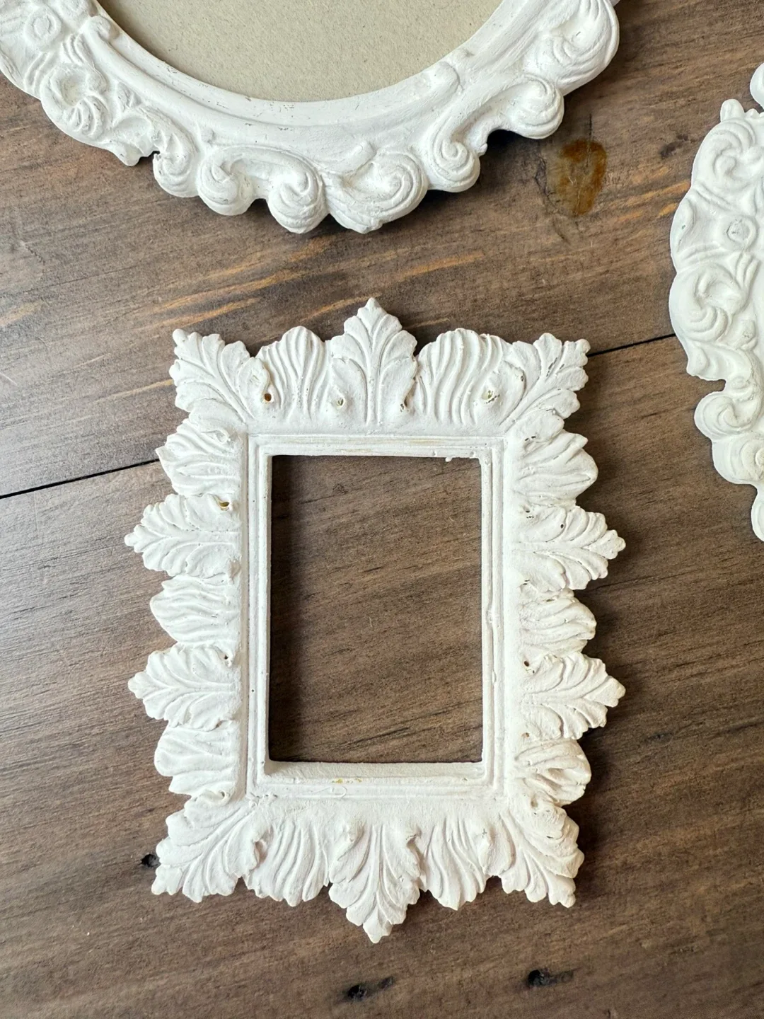 4 small frames - painted white image indicator(4)