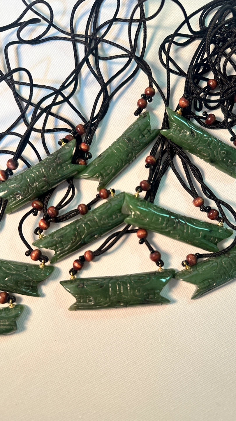 14 pc NATIVE BC JADE NECKLACE LOT - photo 3