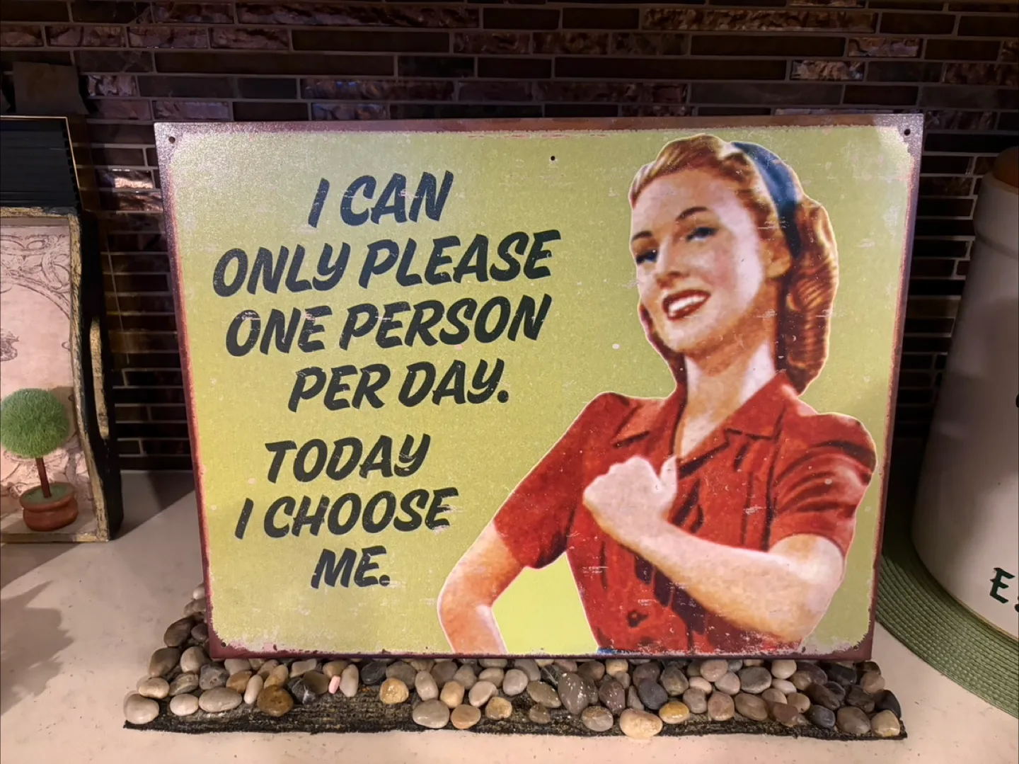 Vintage-style  'I Choose Me' Metal Sign - New image indicator(2)