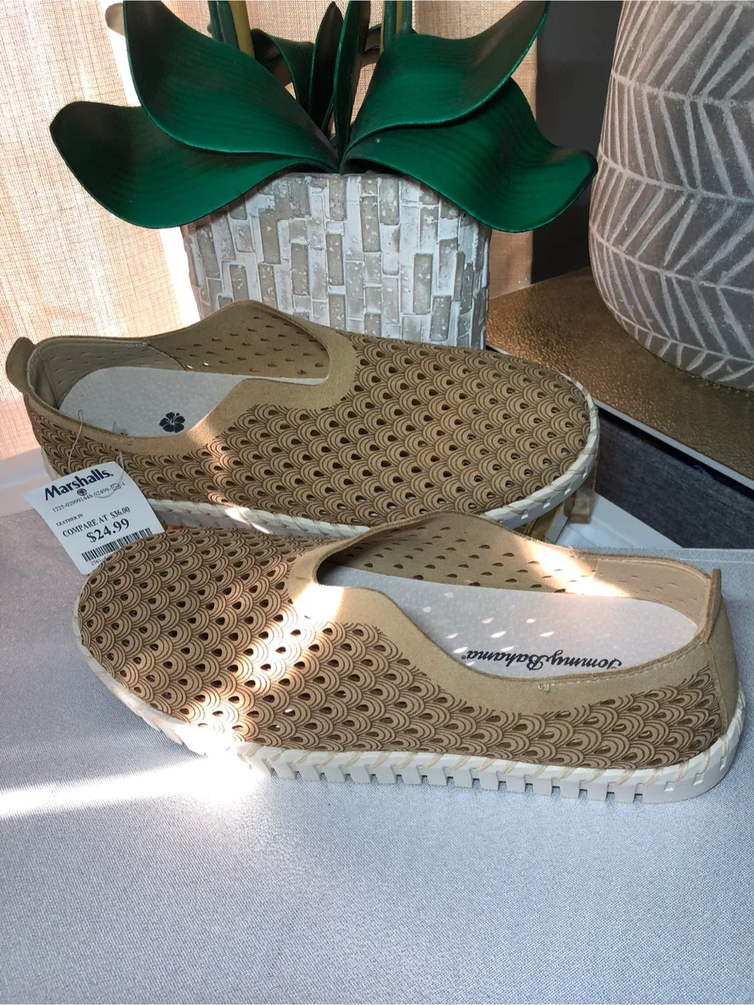 Tommy Bahama Women's Tan Slip-On Shoes image indicator(5)
