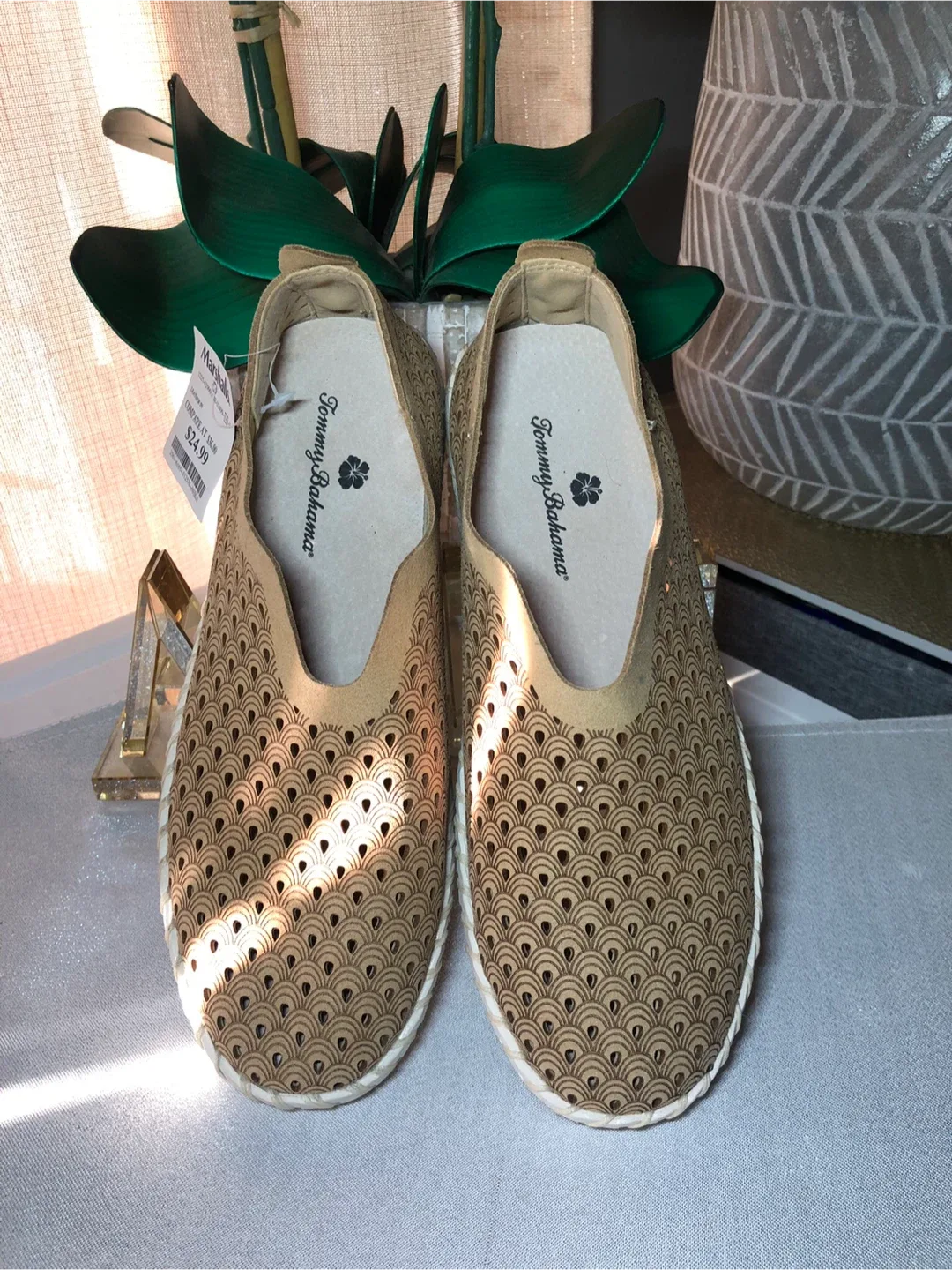 Tommy Bahama Women's Tan Slip-On Shoes image indicator(6)