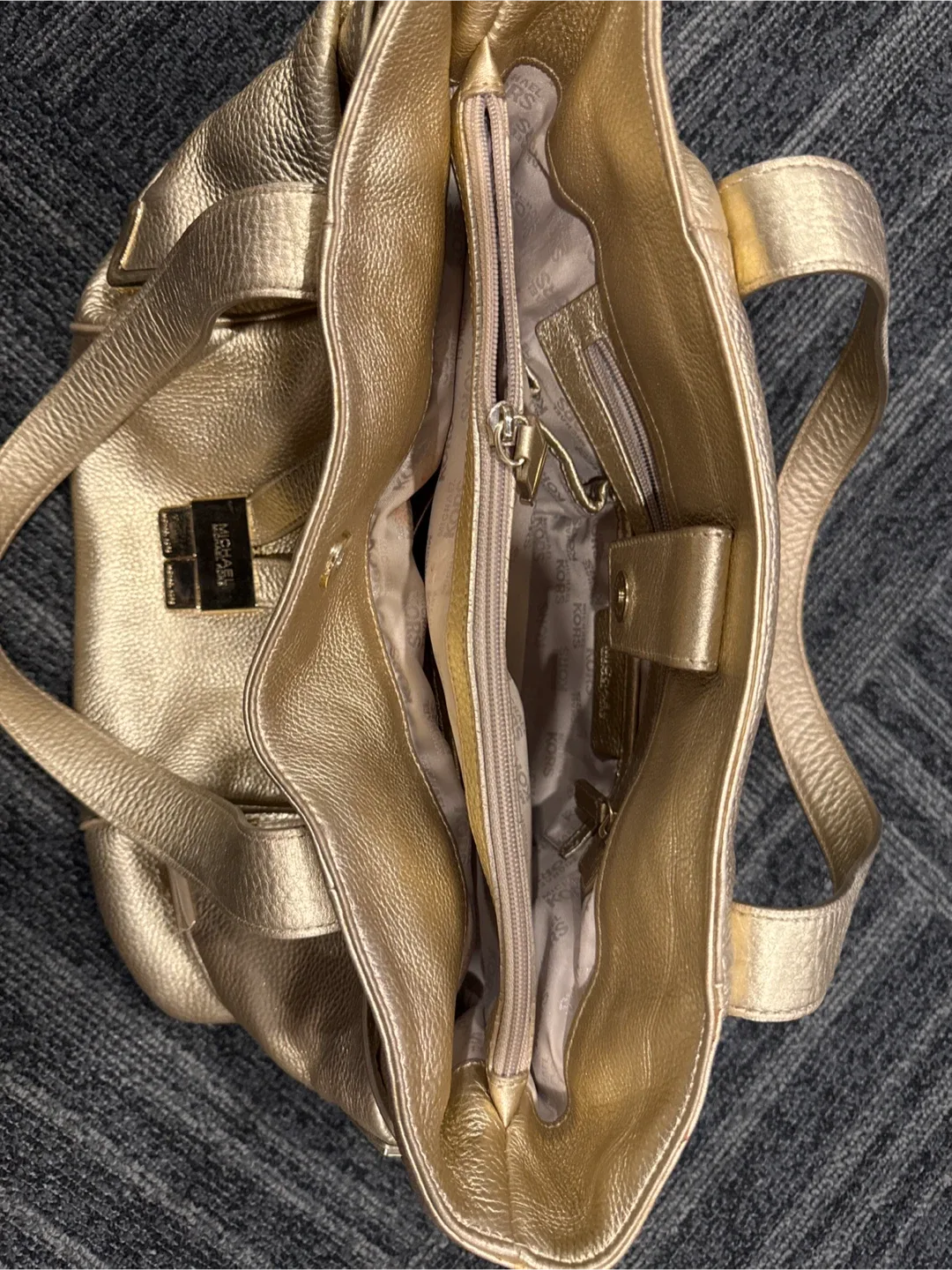 Michael Kors Gold Leather Tote Bag image indicator(3)