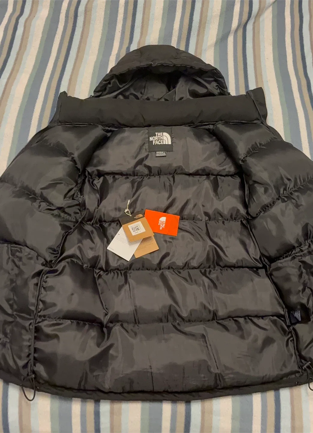 The north face jacket - size large in men’s image indicator(3)