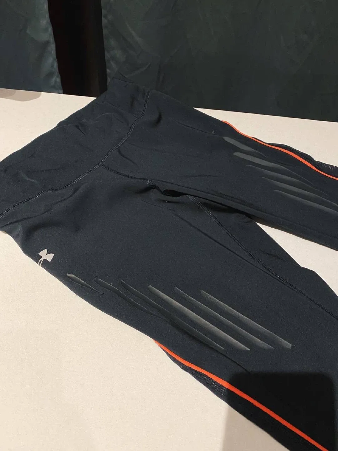 Graphic Ankle Crop Women's Black Tights size L, Under Armour image indicator(2)