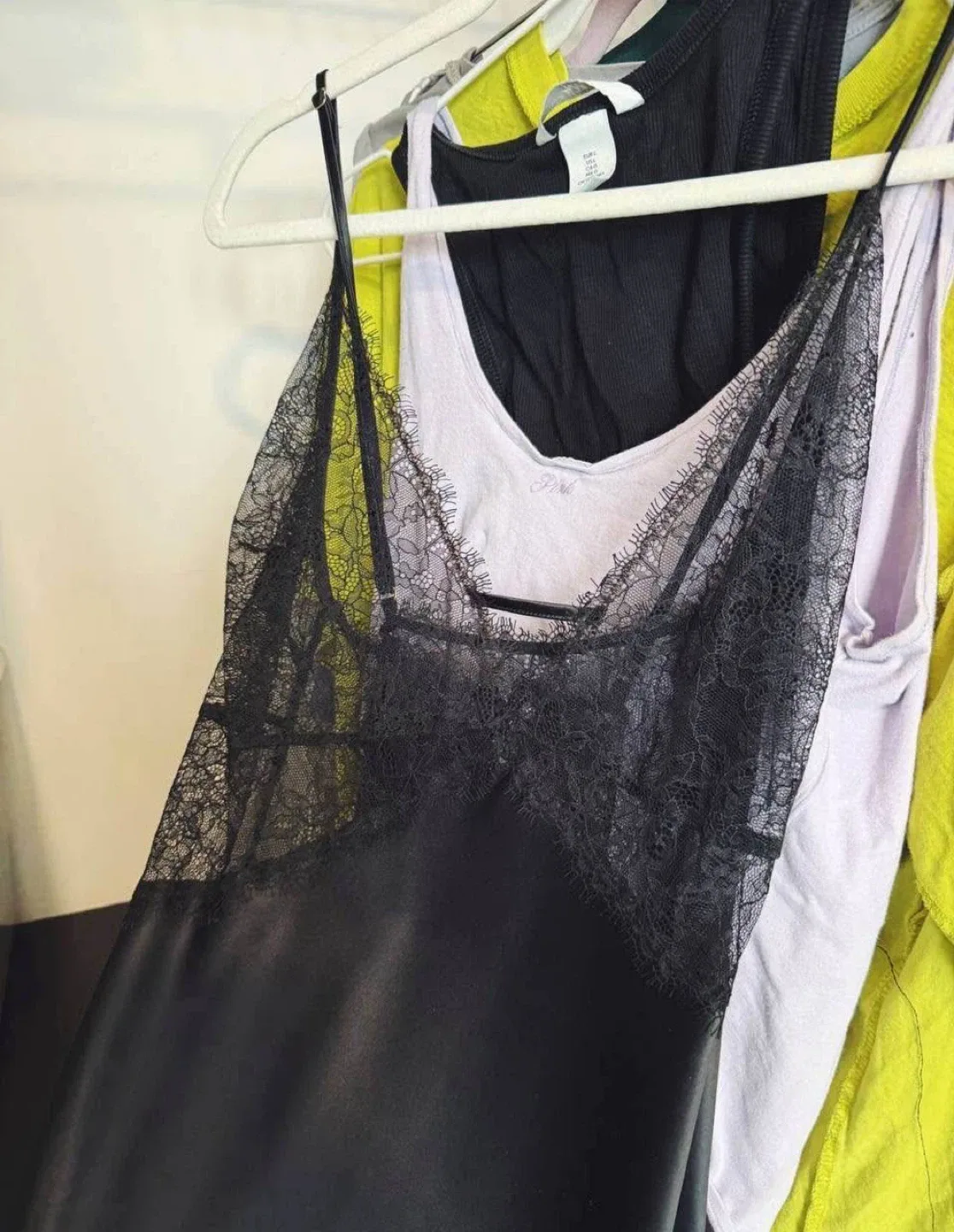 Victoria's Secret Black Lace Cami Slip, XL image indicator(3)