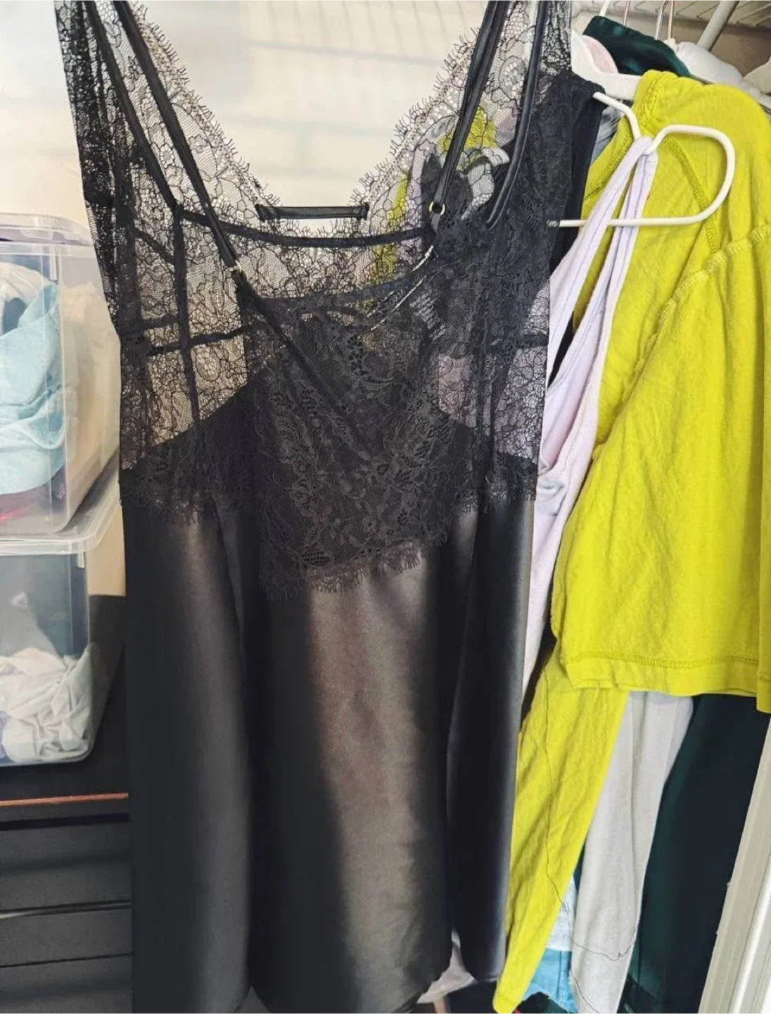 Victoria's Secret Black Lace Cami Slip, XL image indicator(2)