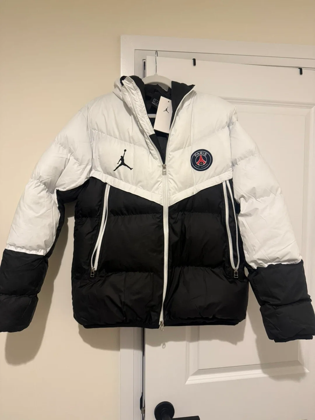 New with tags! Air Jordan x PSG Winter Jacket Size Large Adult L