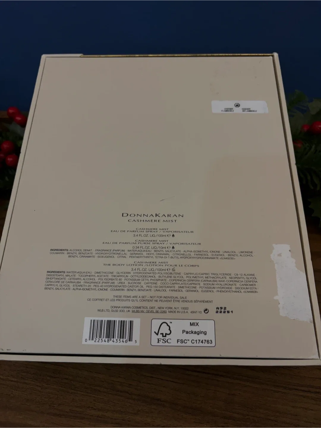 Donna Karan Cashmere Mist Gift Set image indicator(4)