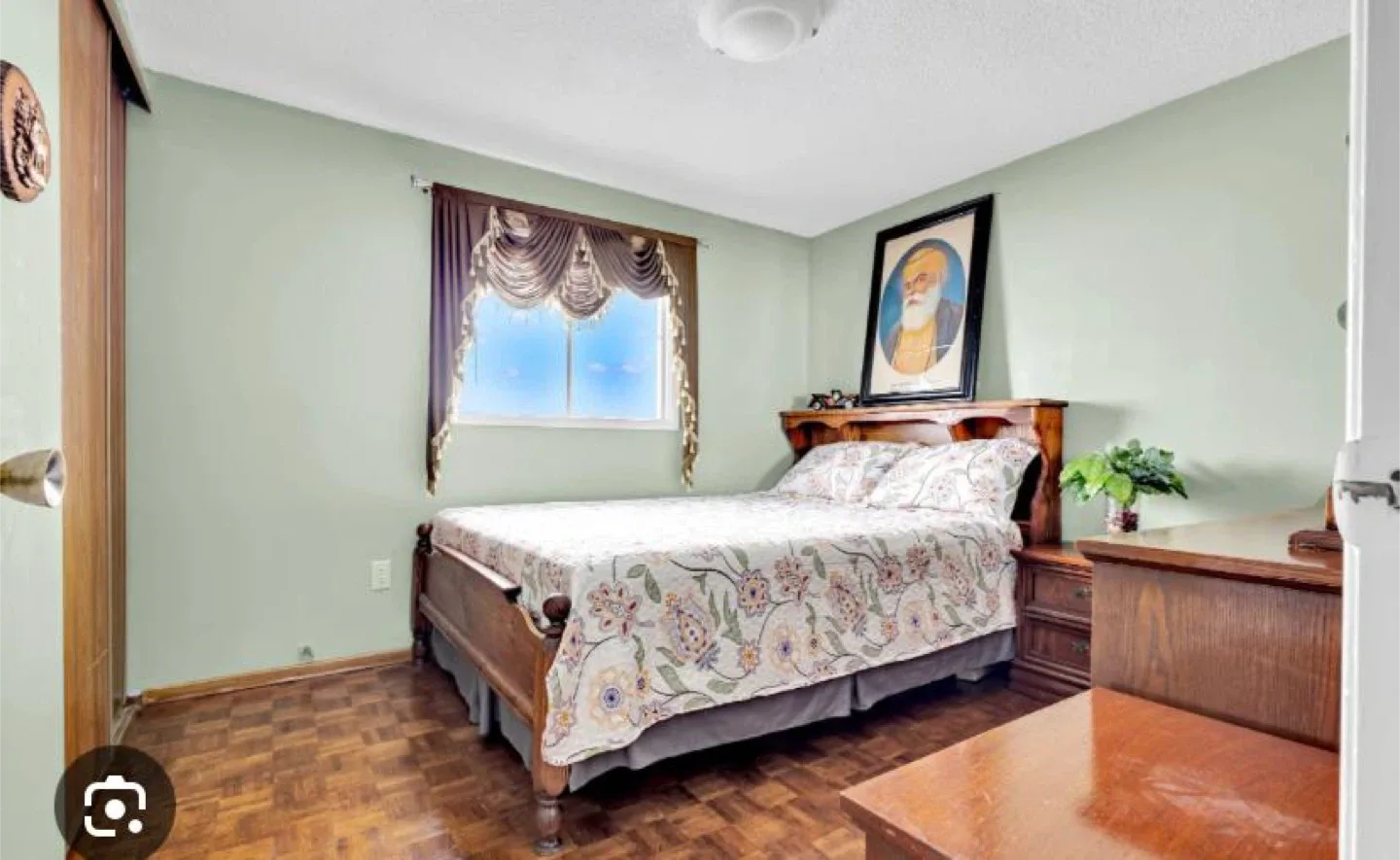 Looking for roommate (girl)