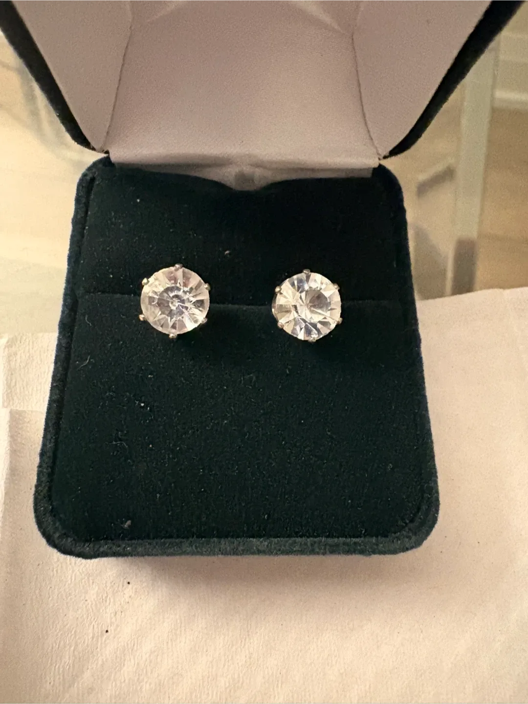 Stud Earrings silver cubic zirconia image indicator(3)