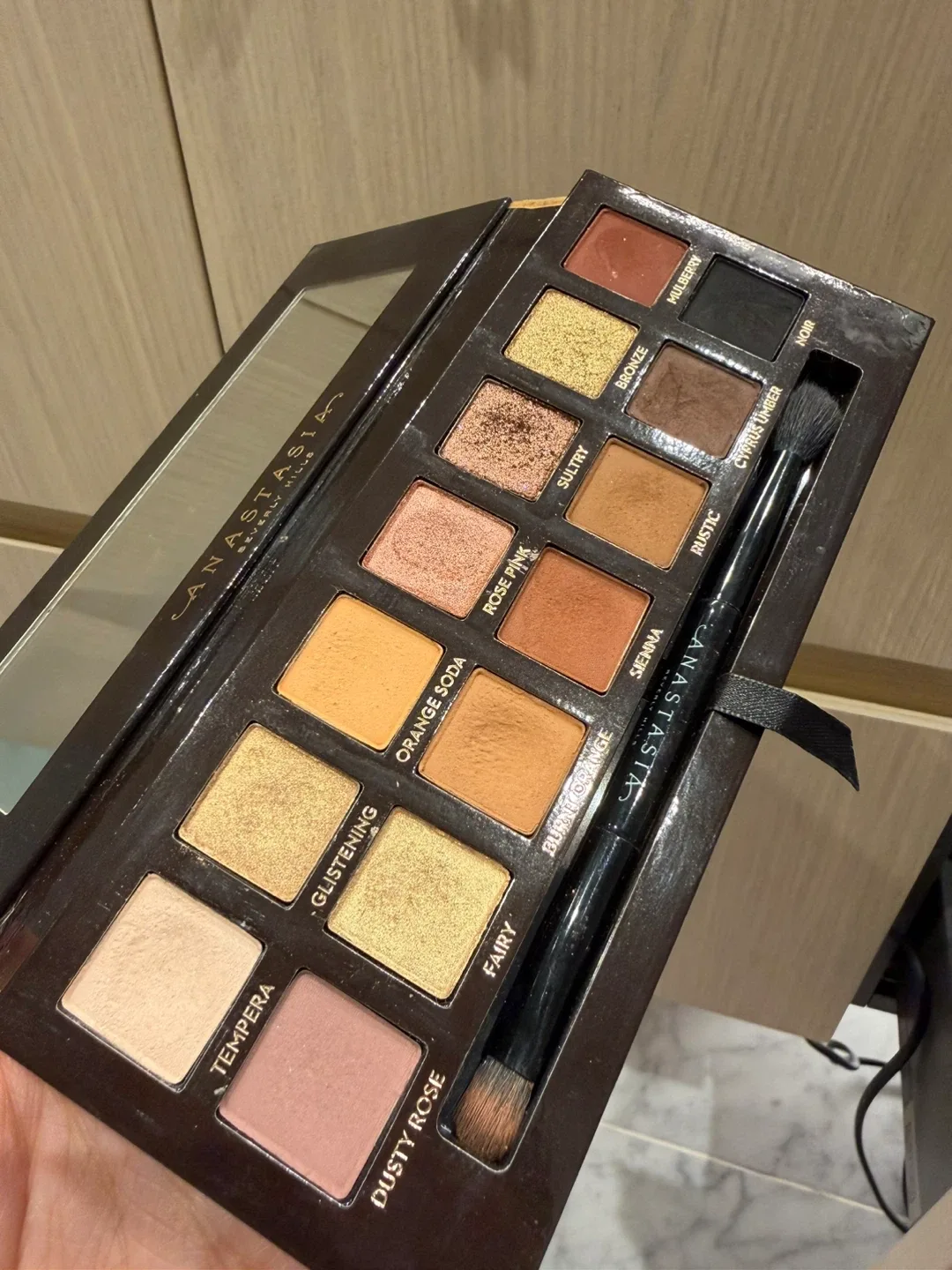 Anastasia Beverly Hills Soft Glam Eyeshadow Palette image indicator(2)