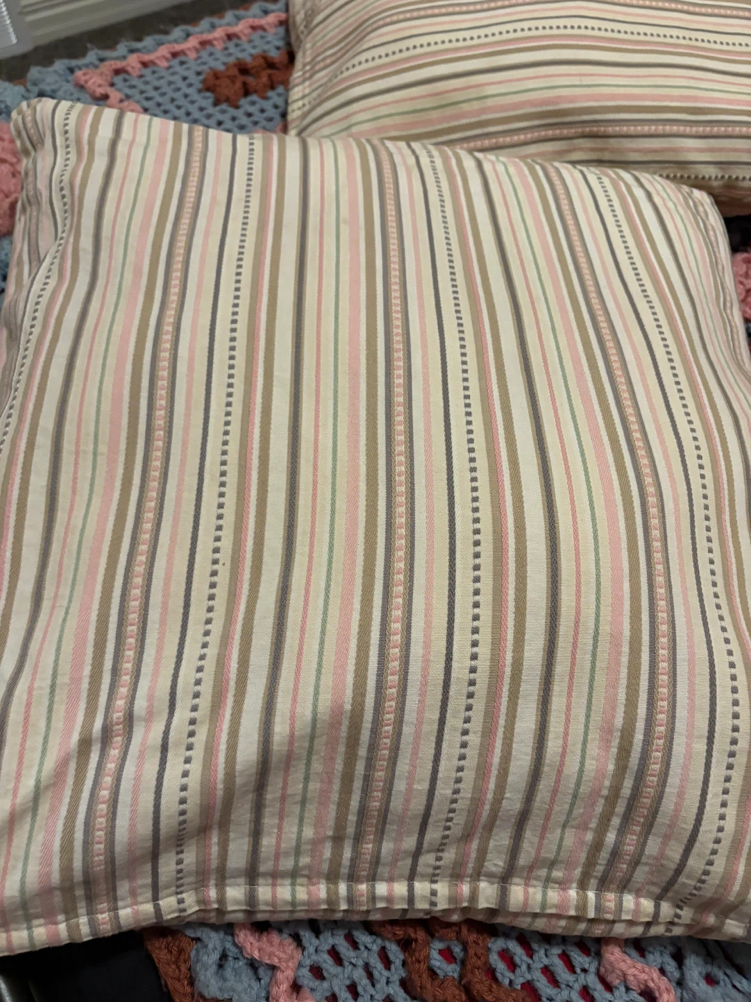 Handmade Crocheted Blanket & Pillows - photo 4