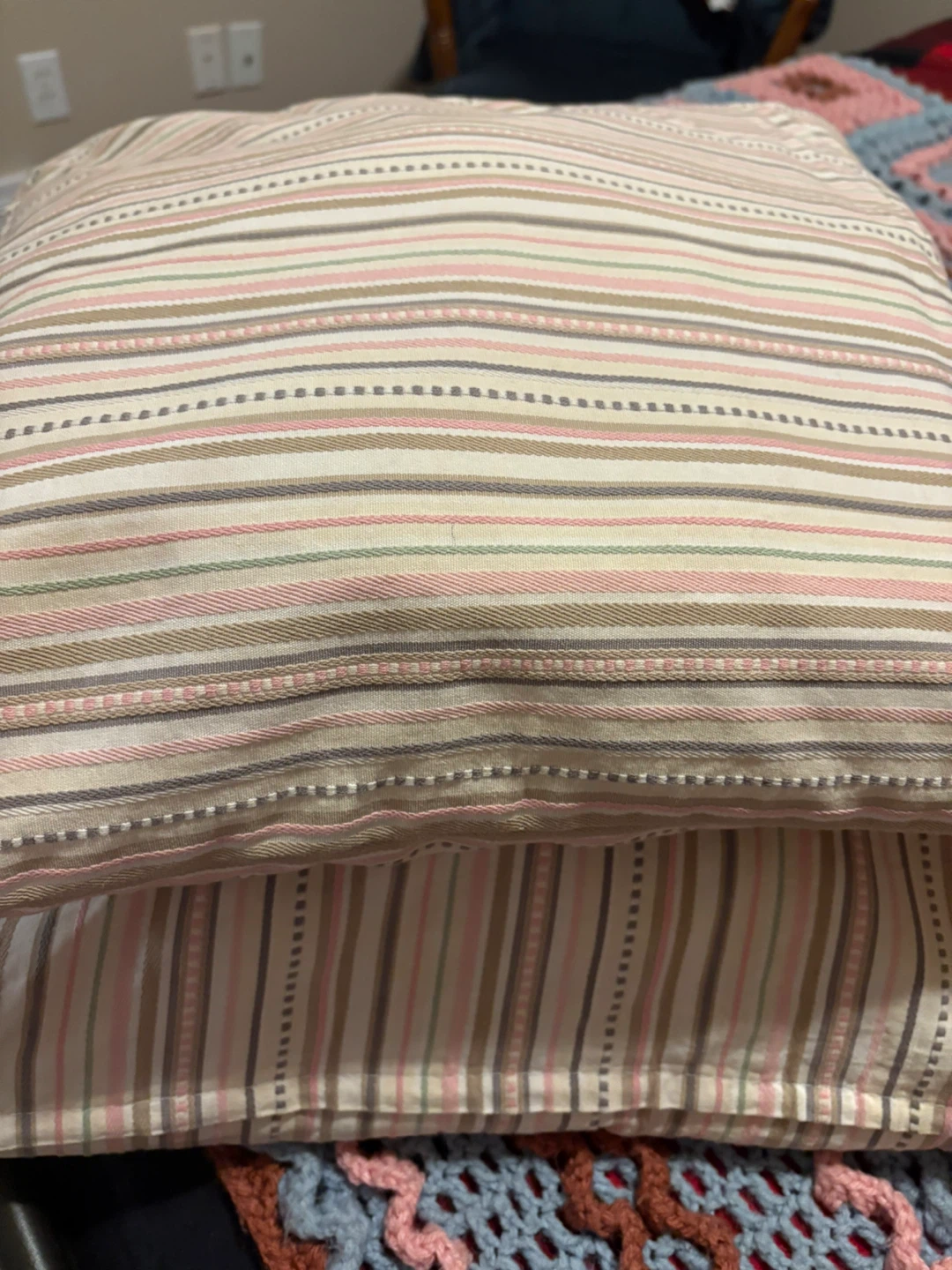 Handmade Crocheted Blanket & Pillows - photo 3