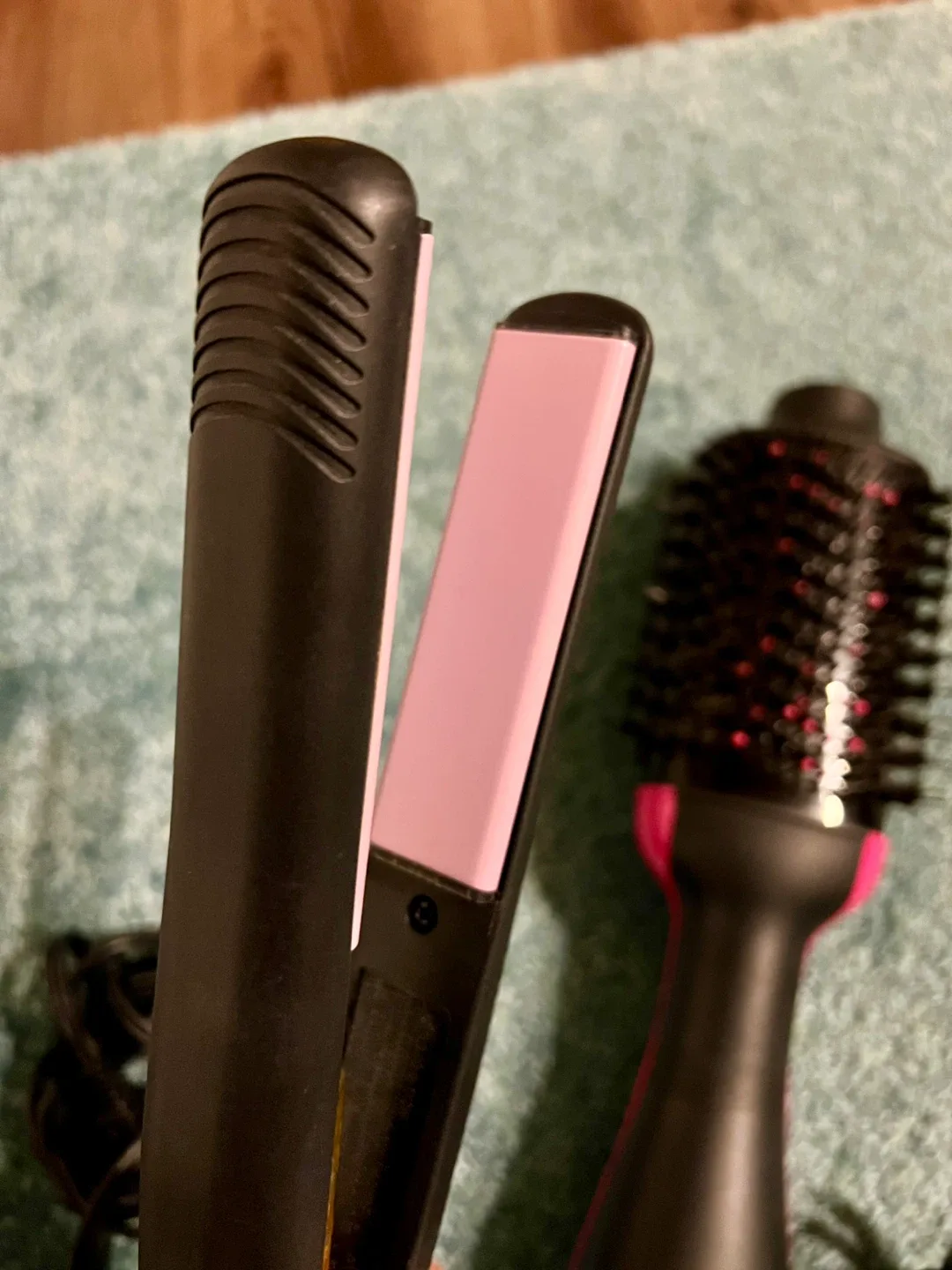 Revlon Hair brush Dryer  + Flawless Hair Straightener image indicator(6)