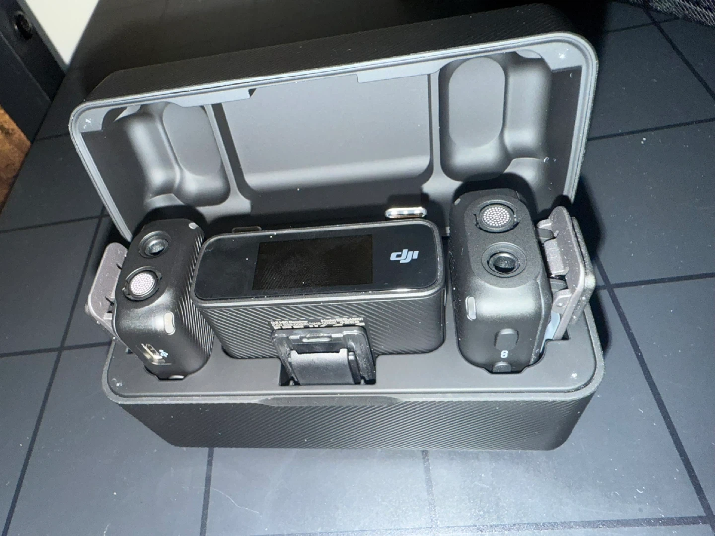 DJI Mic (2 TX + 1 RX) Wireless Lavalier Microphone - New - photo 3