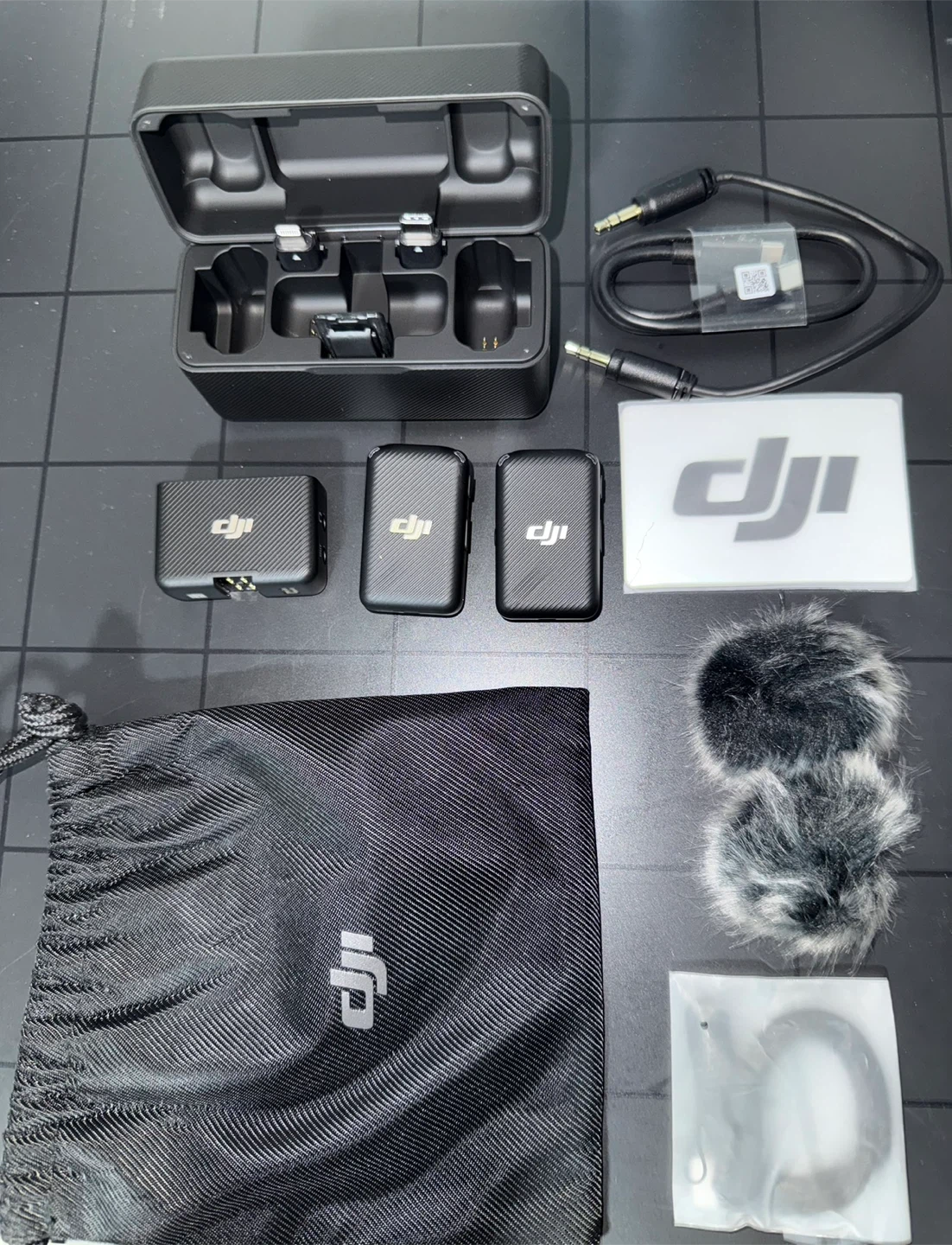 DJI Mic (2 TX + 1 RX) Wireless Lavalier Microphone - New - photo 2