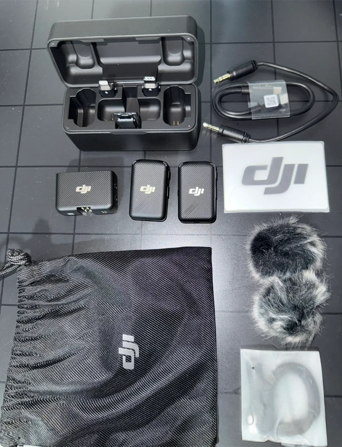 DJI Mic (2 TX + 1 RX) Wireless Lavalier Microphone - New image indicator(2)