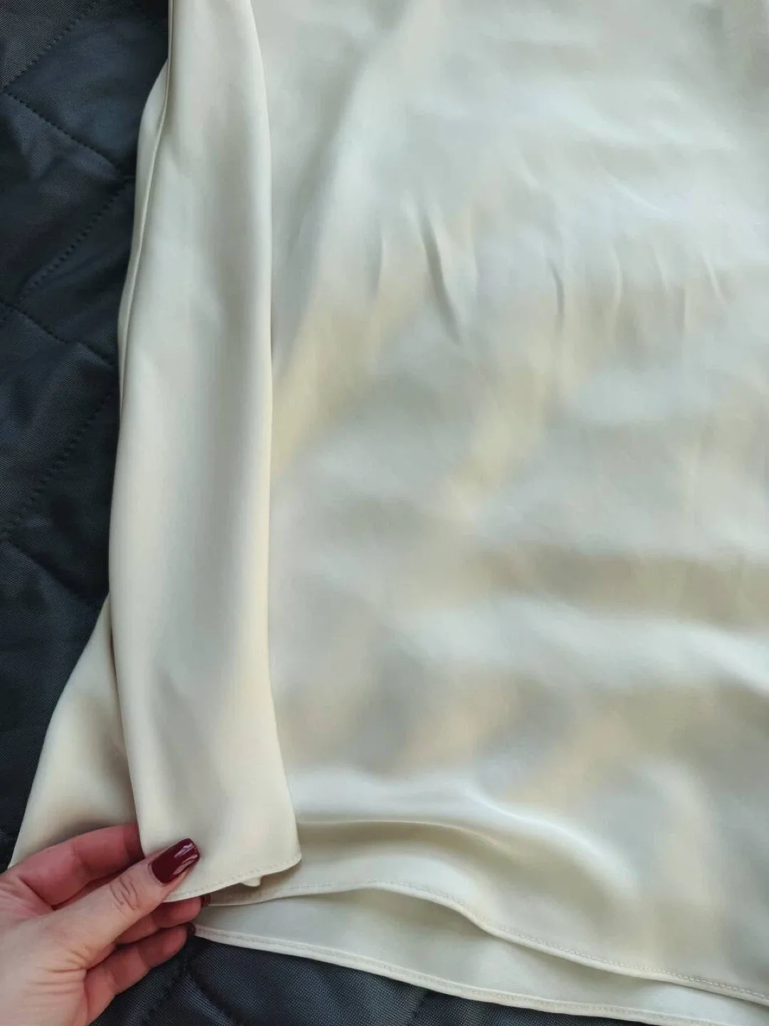 ZARA Satin Midi Skirt (XL) image indicator(3)