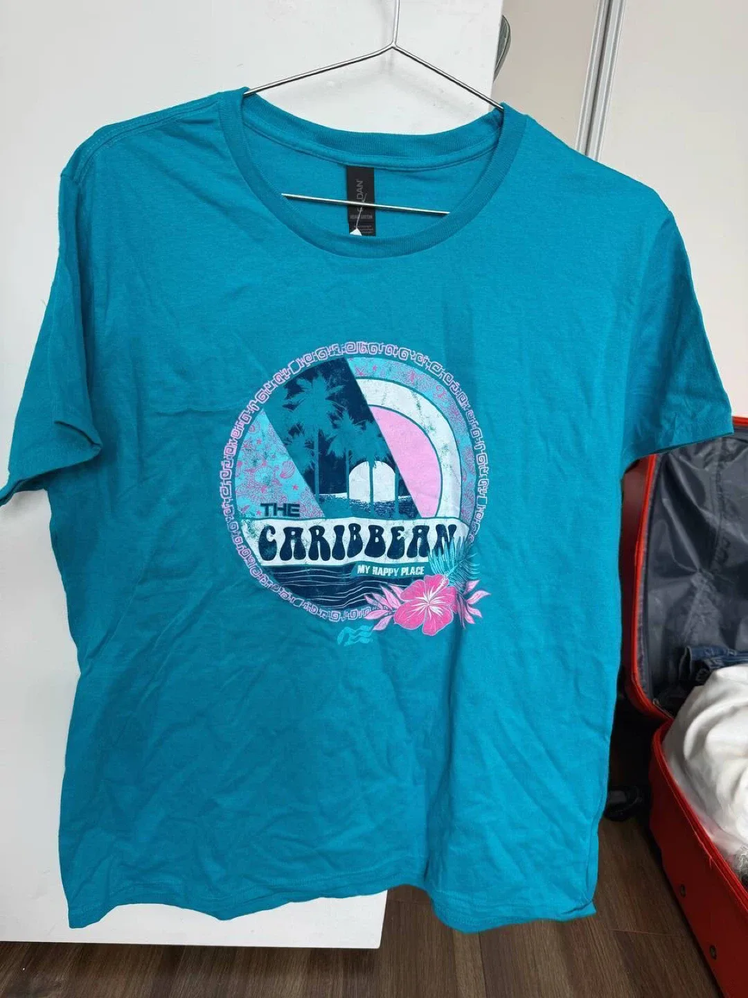 "Cruising the Caribbean" T-Shirt - Size S and M, unisex image indicator(4)