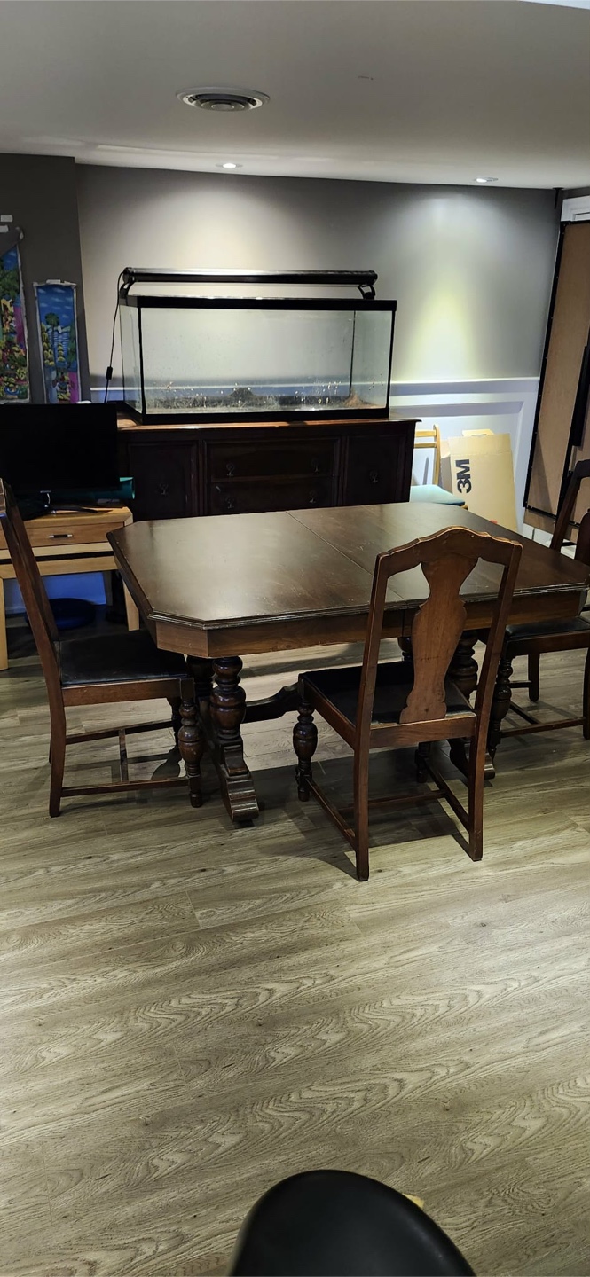 Table with 4 chairs and Stand/cabinet