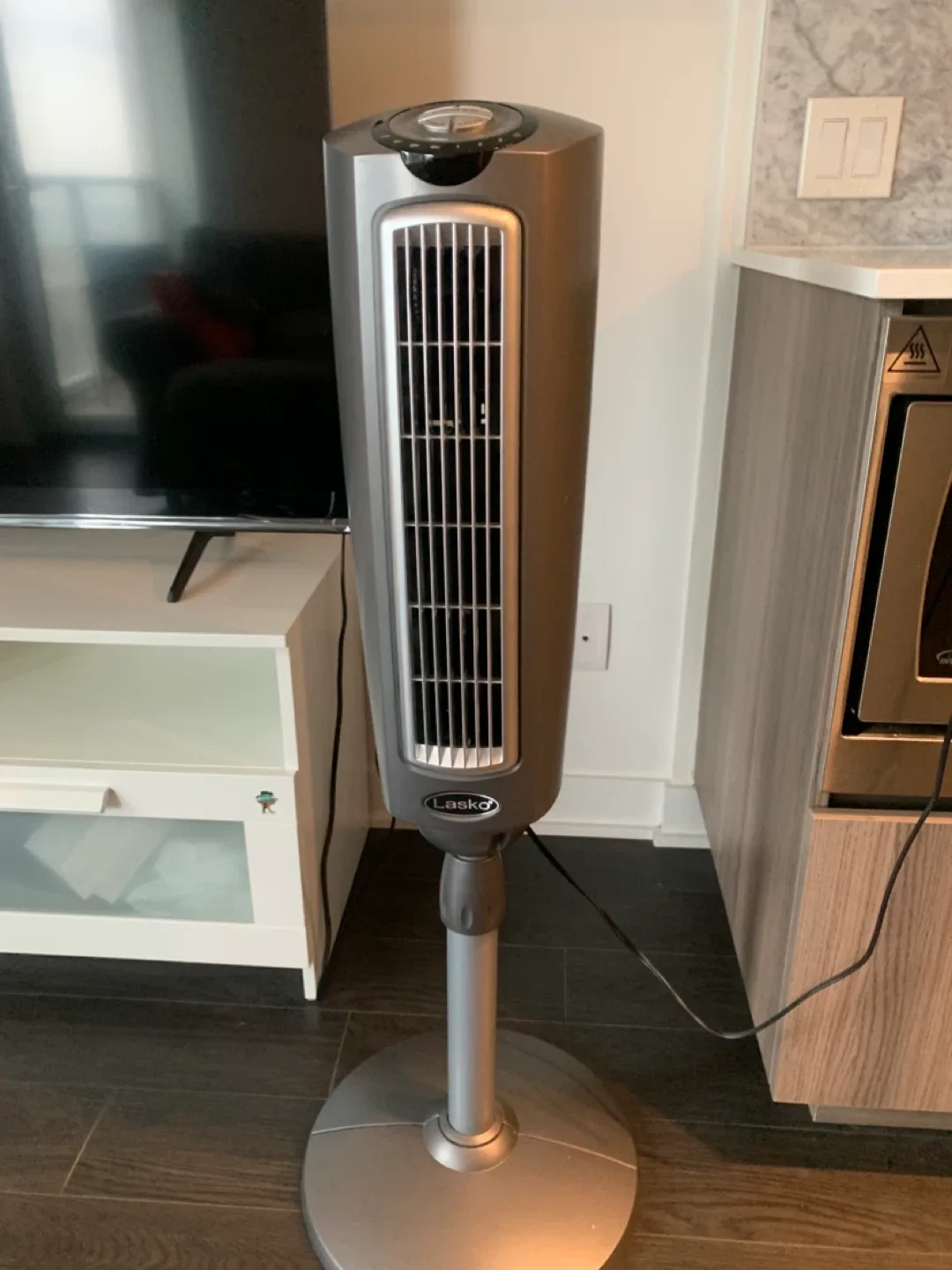 Lasko Tower Fan with remote - Silver