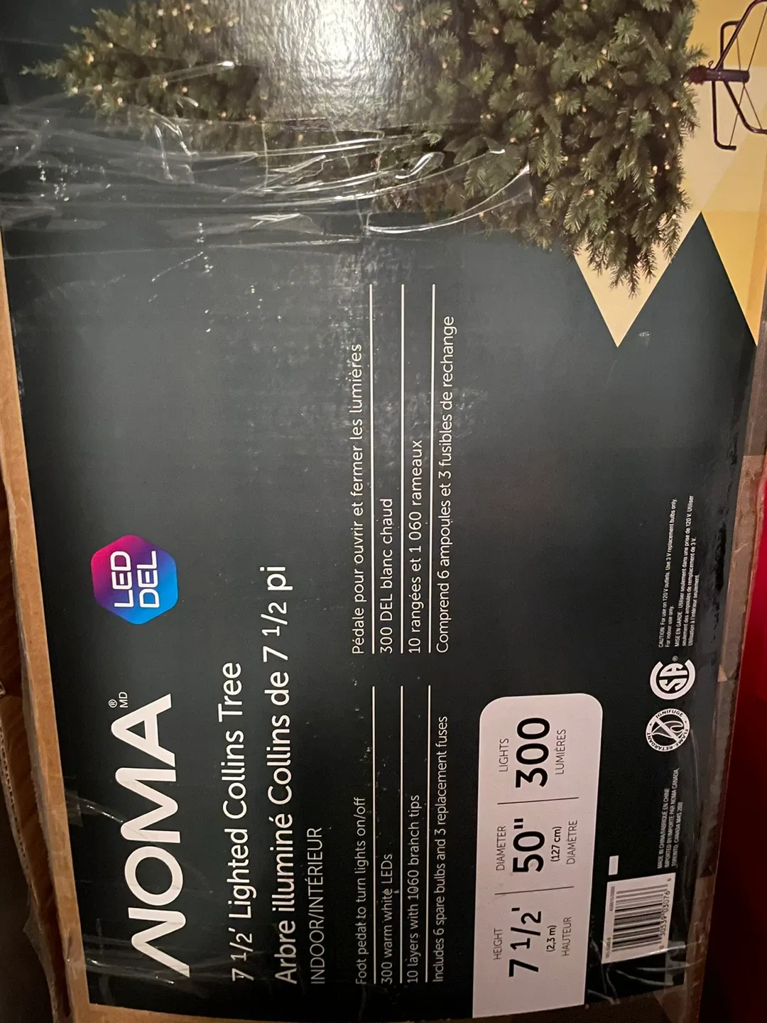 7 1/2' pre lit Christmas Tree - Like New! image indicator(6)