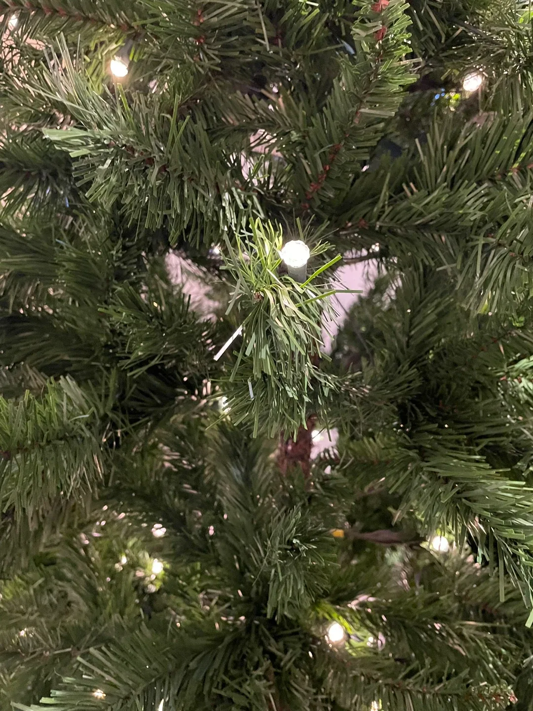 7 1/2' pre lit Christmas Tree - Like New! image indicator(3)