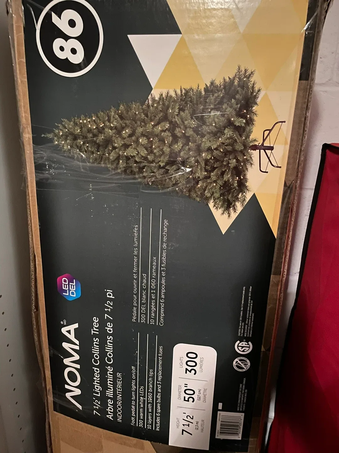 7 1/2' pre lit Christmas Tree - Like New! image indicator(5)