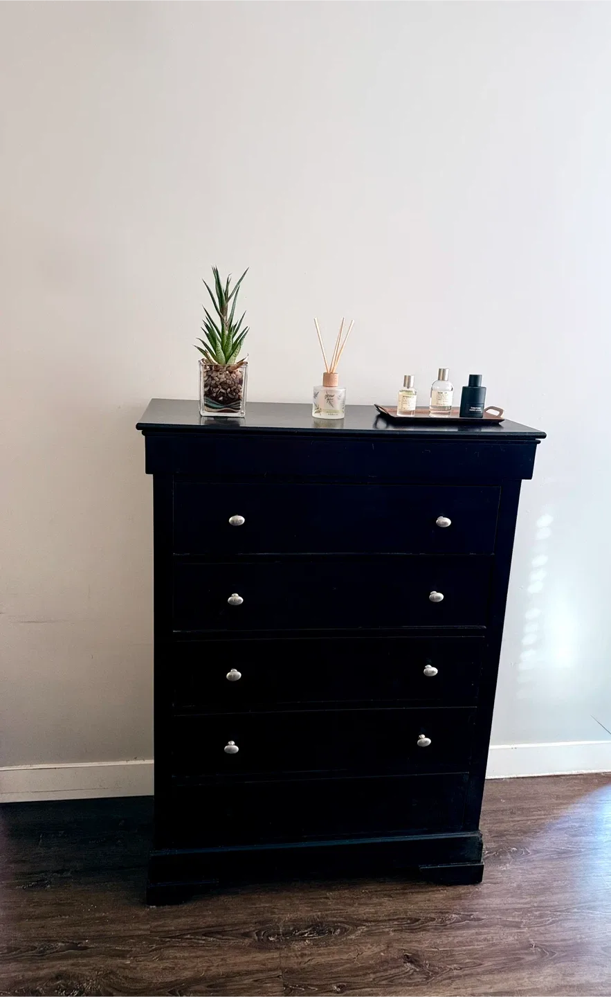 Black Wooden Chest of Drawers