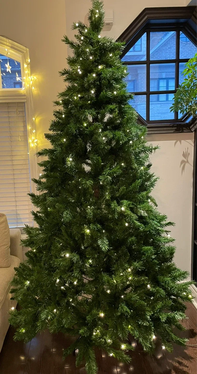 7 1/2' pre lit Christmas Tree - Like New!