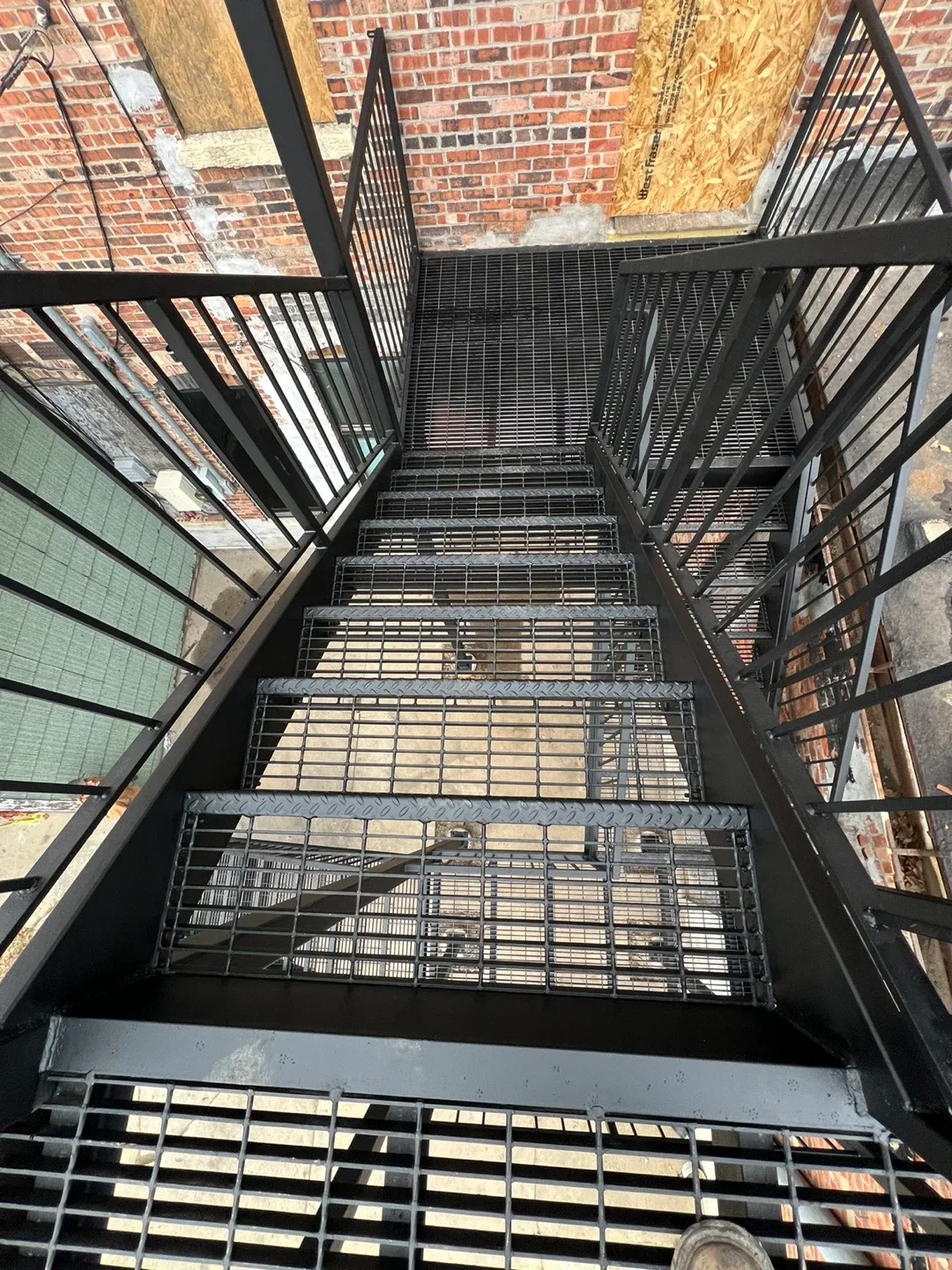 Outdoor Metal Staircase image indicator(4)
