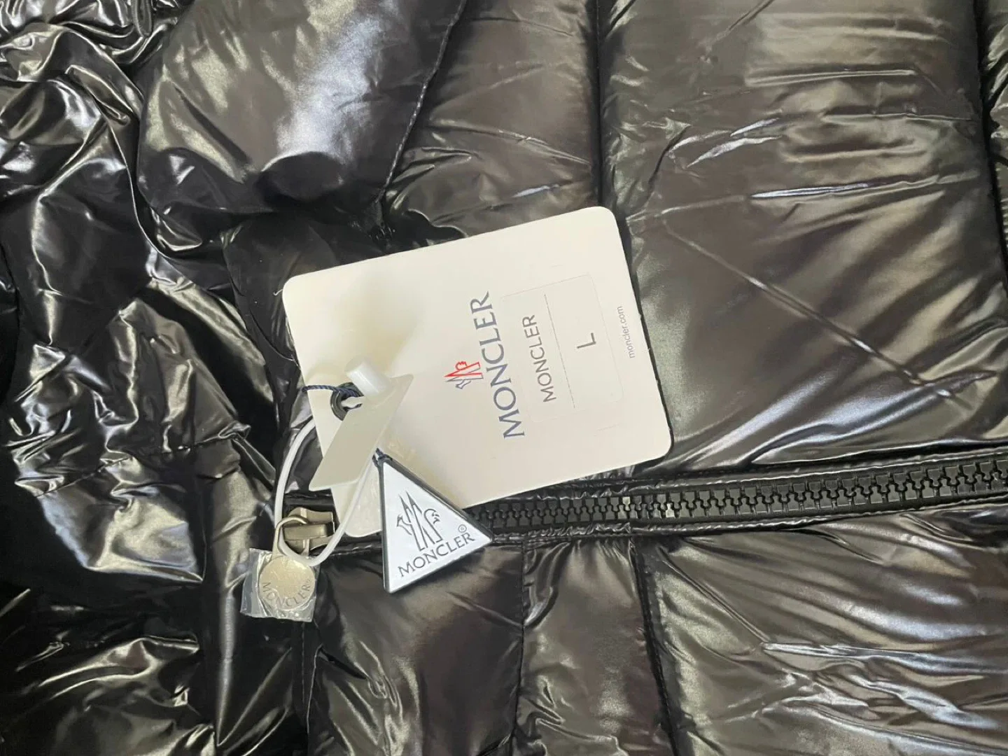Moncler jacket image indicator(7)