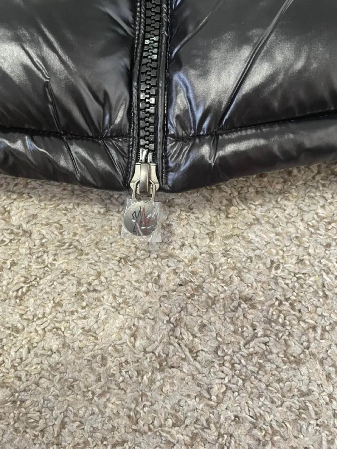 Moncler jacket image indicator(4)