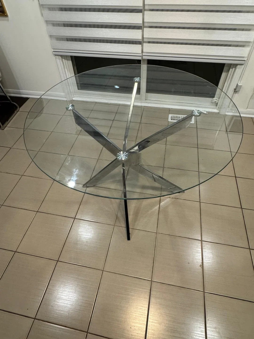 Glass Round Dining Table with 4 Chairs image indicator(4)
