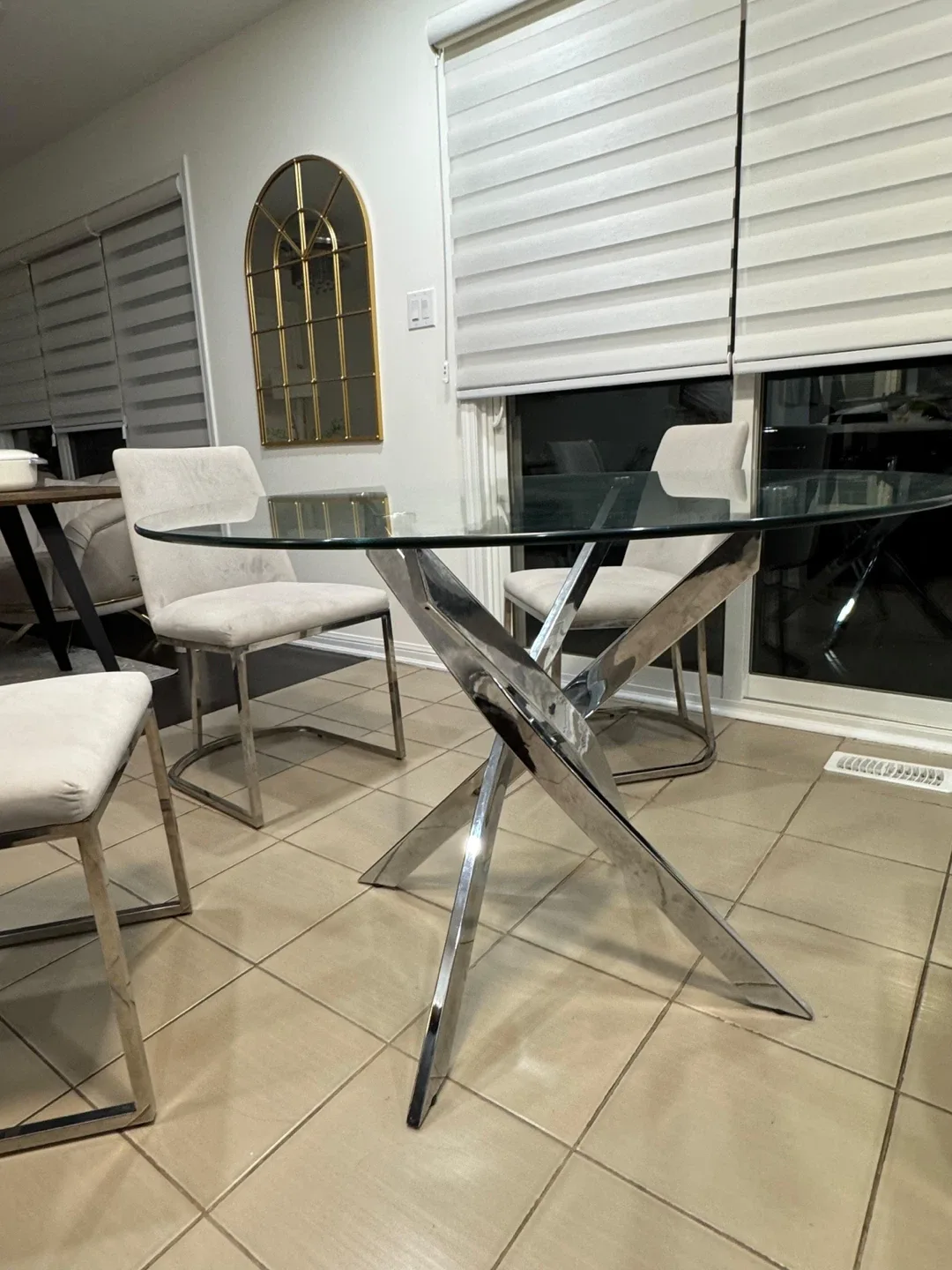 Glass Round Dining Table with 4 Chairs image indicator(5)