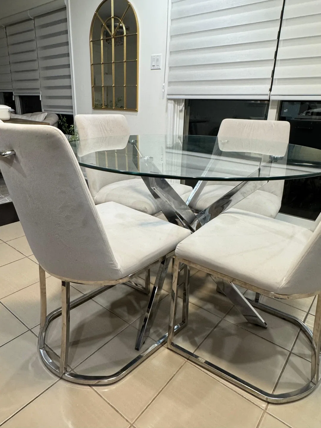 Glass Round Dining Table with 4 Chairs image indicator(3)